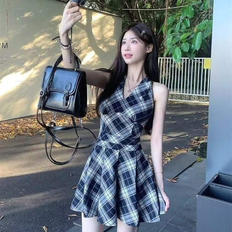 Black And White Plaid V-neck Halter Lace-up Dress
