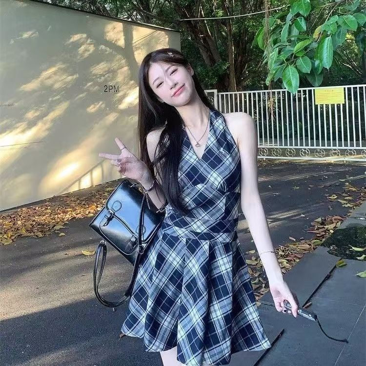Black And White Plaid V-neck Halter Lace-up Dress