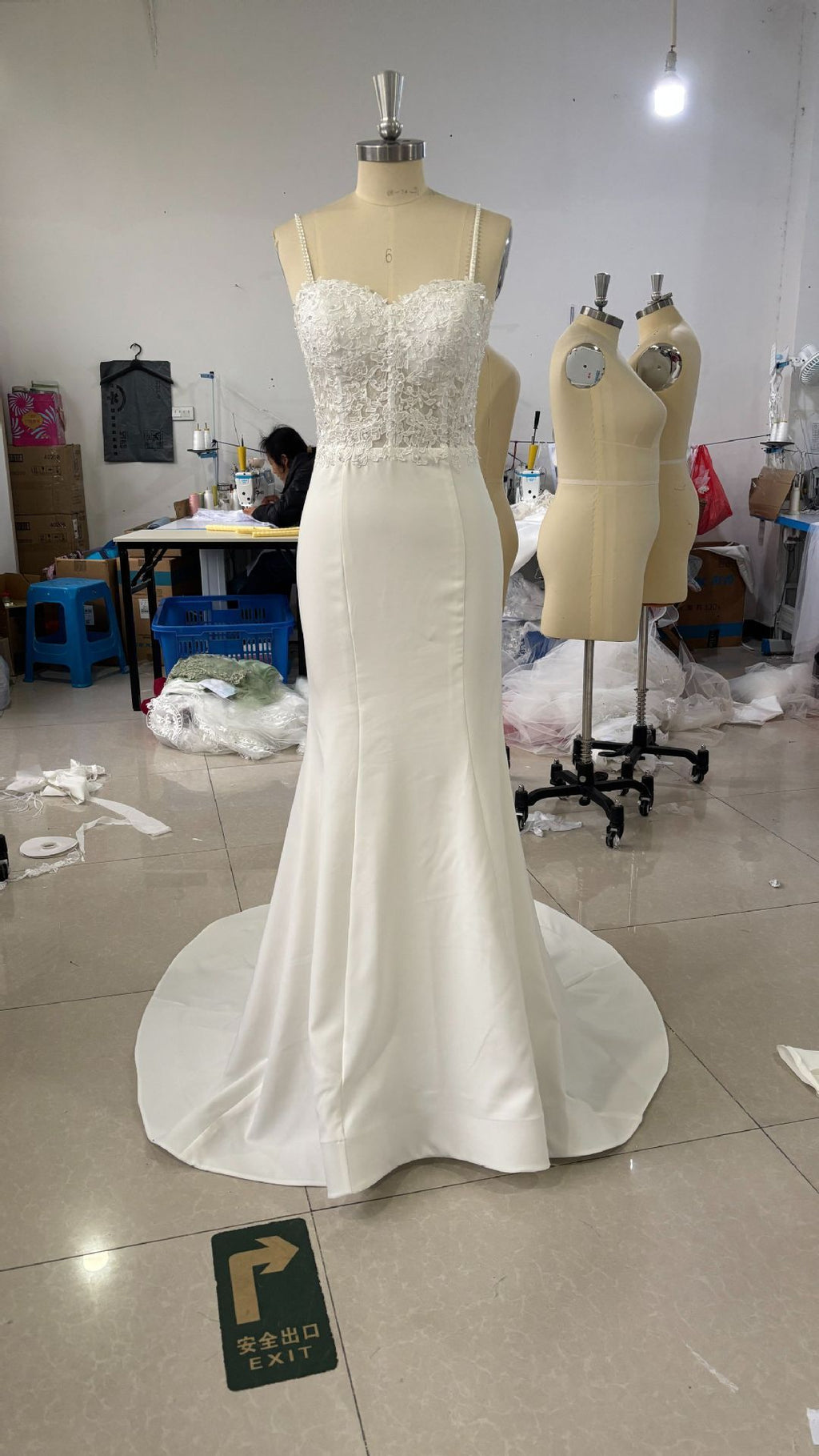 White Simple Trip Shoot Fishtail Bridal Tube Top Wedding Dress