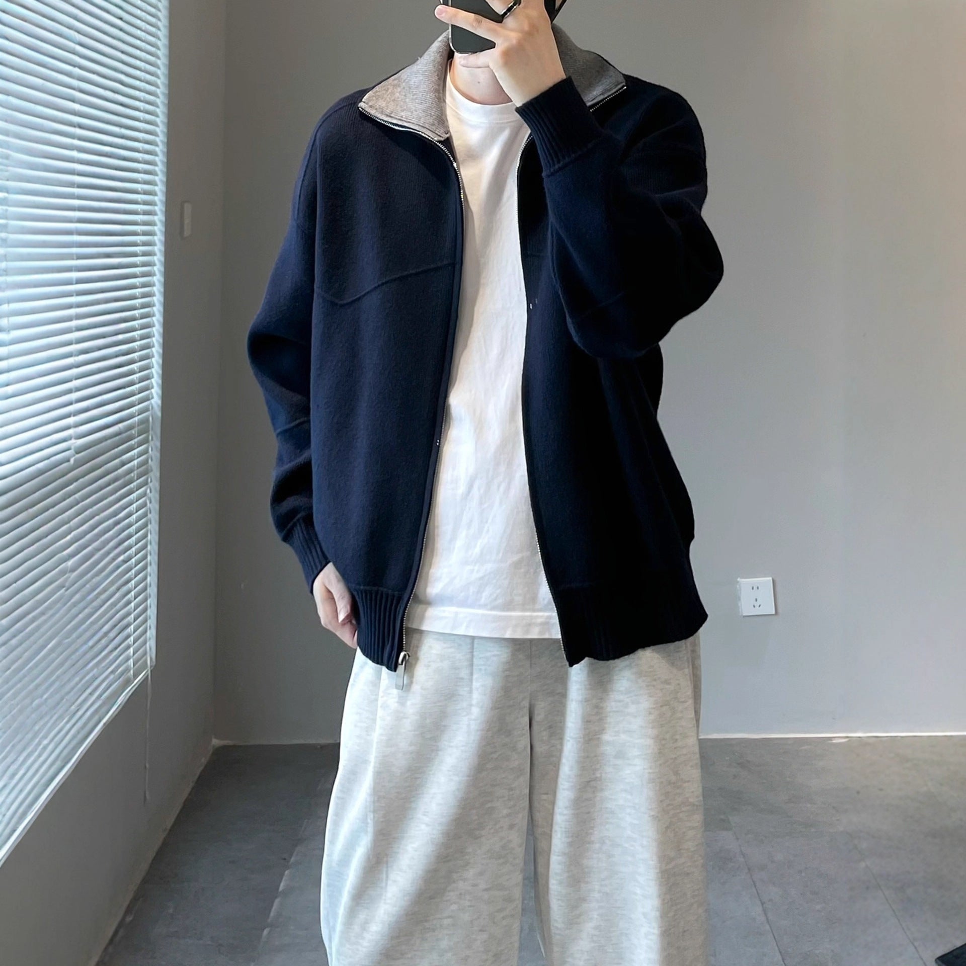 Barne Style Contrast Color Knitted Cardigan Sweater For Men