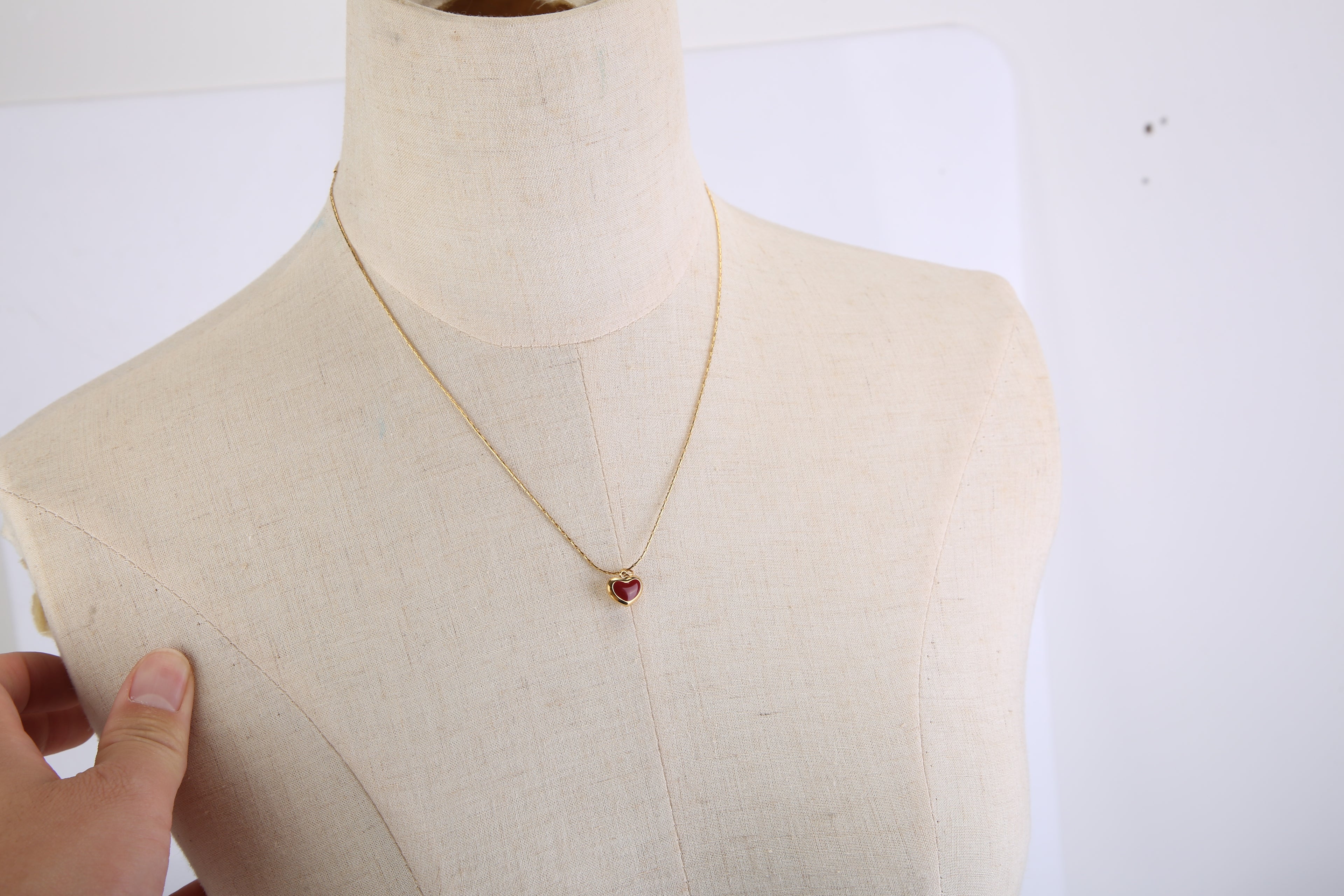 1Pc Preserved Red Real Rose With Heart Necklace Eternal Flowers Rose With Golden Necklace Gifts For Women Mom Wife Girlfriend Grandma On Valentine Mother Day Christmas Anniversary